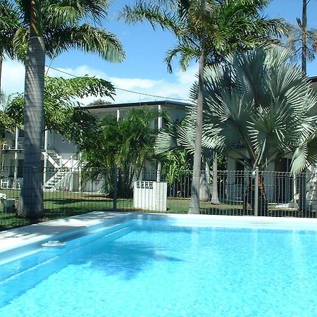Ocean Breeze Apartments Bowen Exterior photo