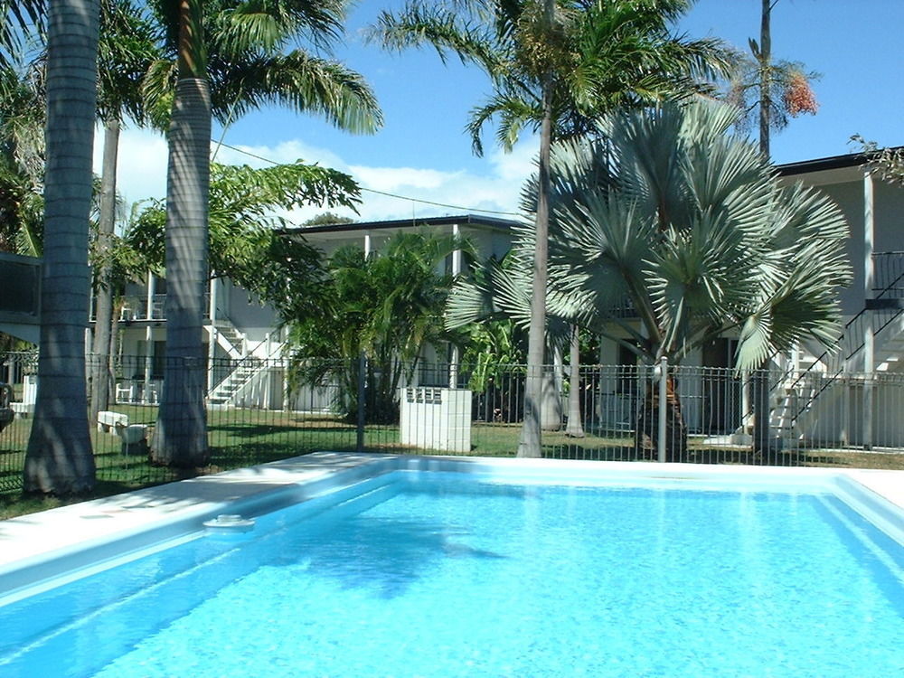 Ocean Breeze Apartments Bowen Exterior photo